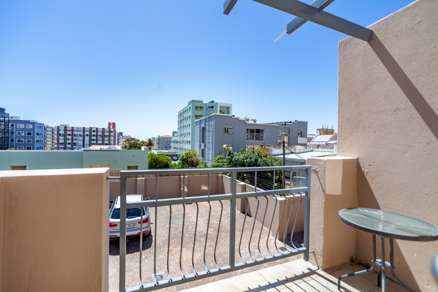 2 Bedroom Property for Sale in Sea Point Western Cape